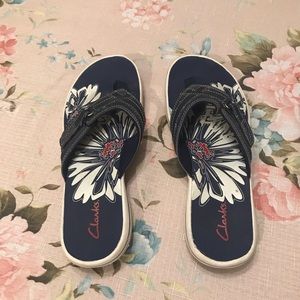 Clarks Thong Sandals